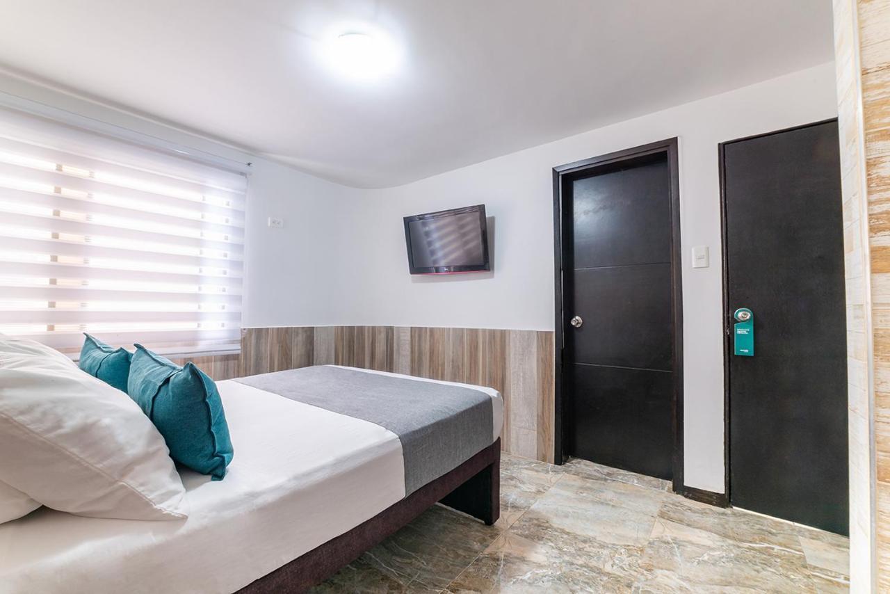 Ayenda Ruta 65 Hotel Кали Екстериор снимка